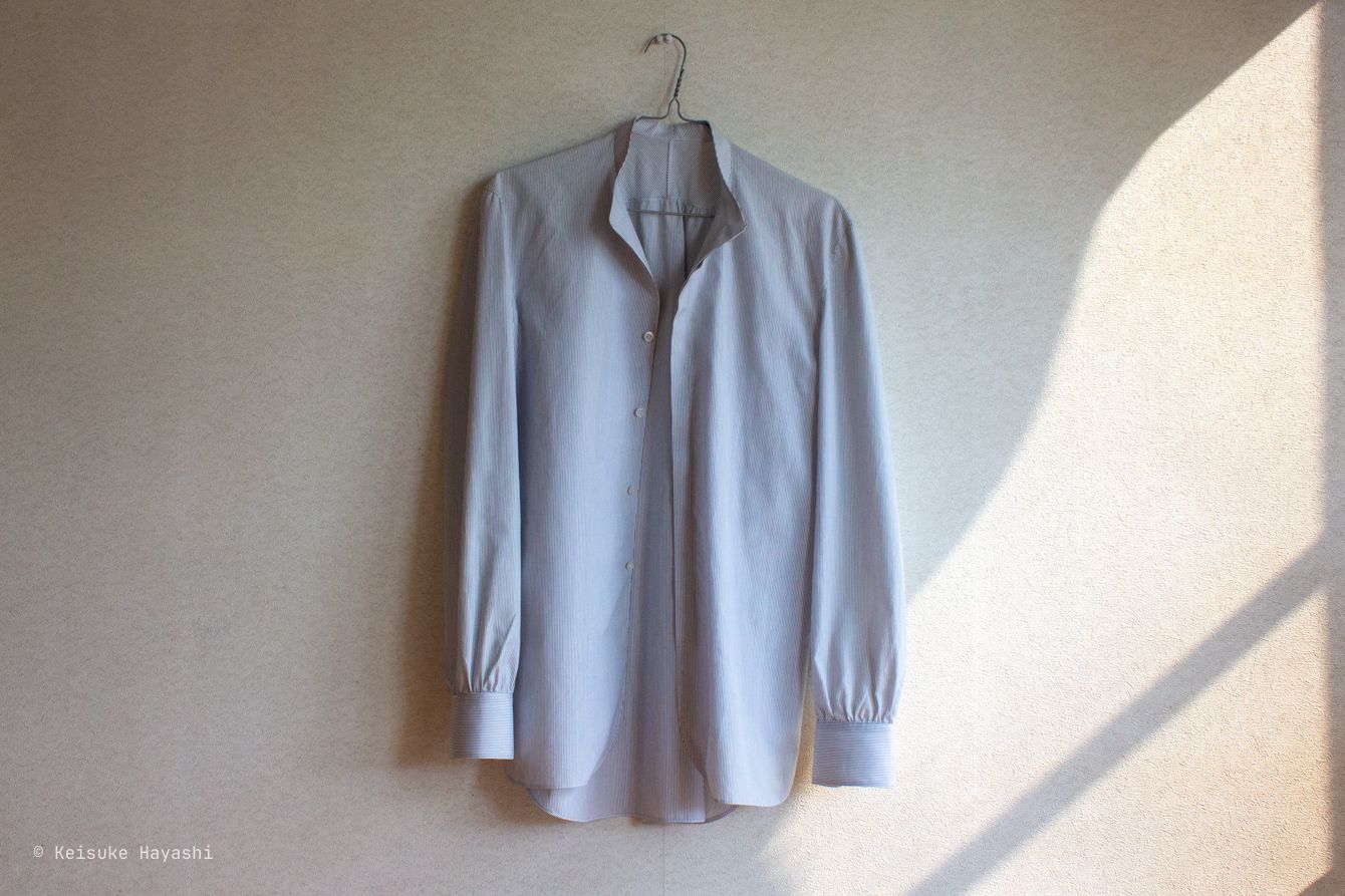 シャツの正面写真