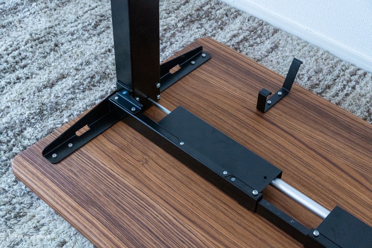 昇降デスクの裏側