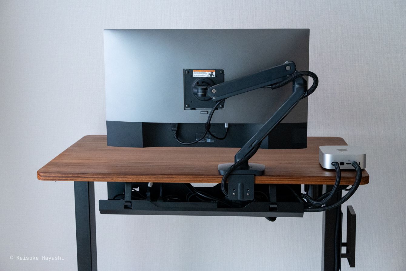 デスクの背面
